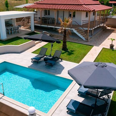 Villa Liana , Private Villa With Pool And Garden Vergia Exterior photo